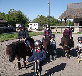 Les GS ont participé à la journée Poney école 